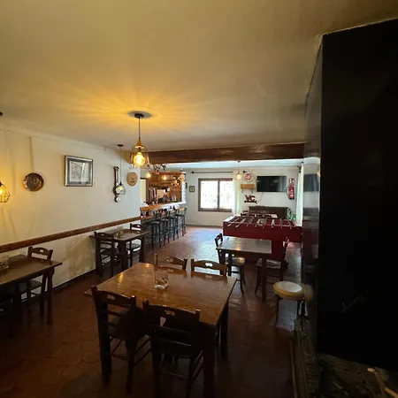 Hostel L Esquella Restaurante Setcases