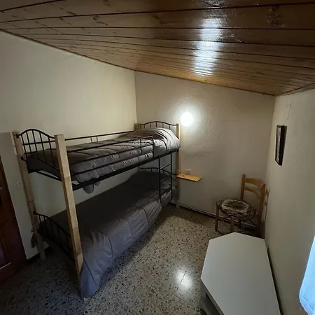 L Esquella Restaurante Hostel